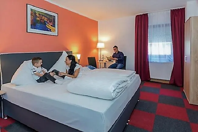 Hotel Luca Betzenstein 2*,